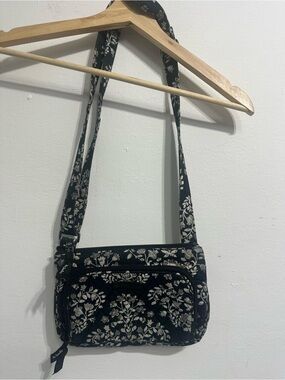 Vera Bradley Black Gray Floral Quilted Crossbody Shoulder Bag Adjustable Strap